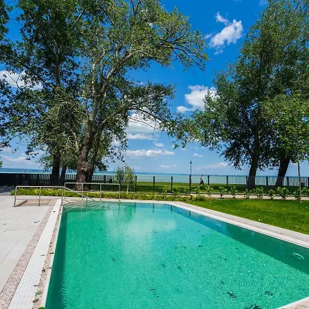 Lakefront - Pool & Panorama * Σίοφοκ