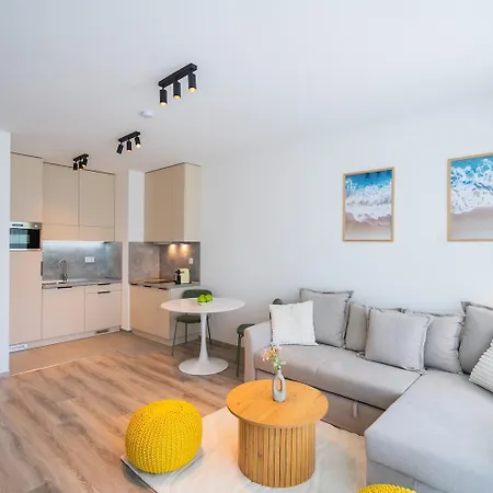 Lakefront - Pool & Panorama