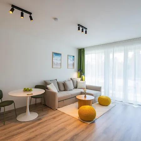 Lakefront - Pool & Panorama شقة