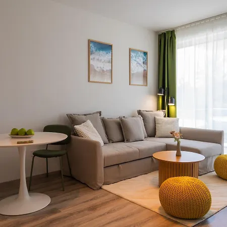 Lakefront - Pool & Panorama شقة شيوفوك