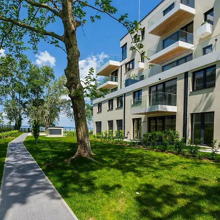 Lakefront - Pool & Panorama