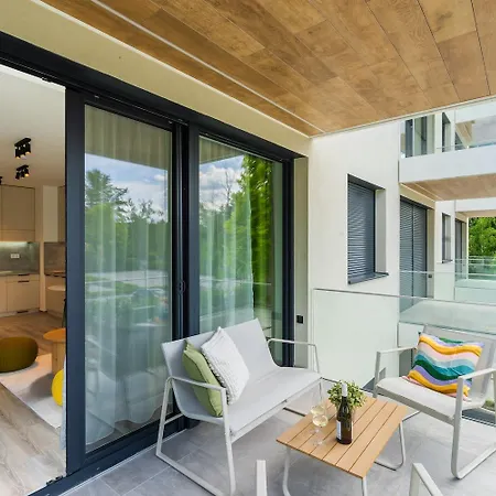 Διαμέρισμα Lakefront - Pool & Panorama