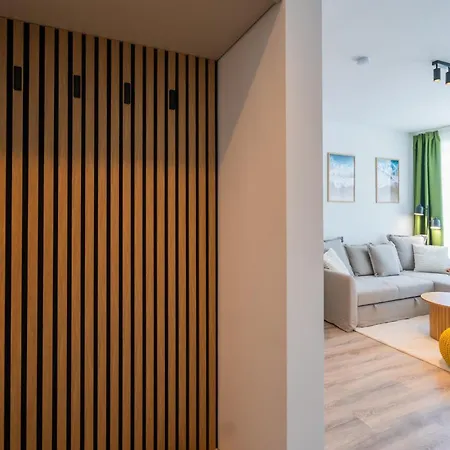 Lakefront - Pool & Panorama שיופוק