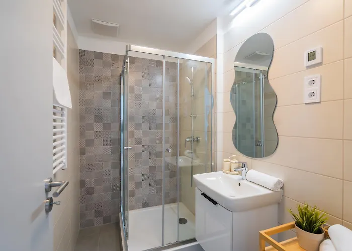 Lakefront - Pool & Panorama Daire