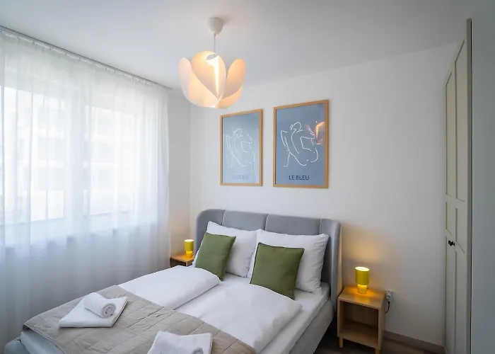 Daire Lakefront - Pool & Panorama