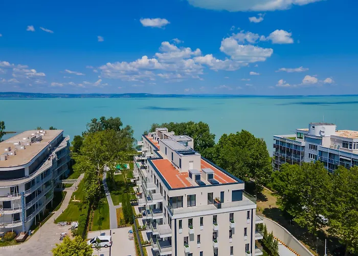 Lakefront - Pool & Panorama Siófok