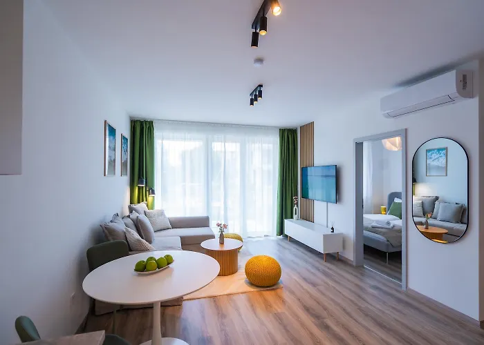 Lakefront - Pool & Panorama Daire