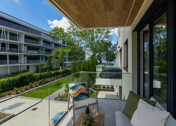 Lakefront - Pool & Panorama Daire Siofok