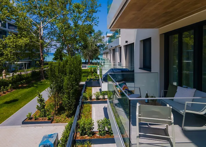 Lakefront - Pool & Panorama Daire Siofok